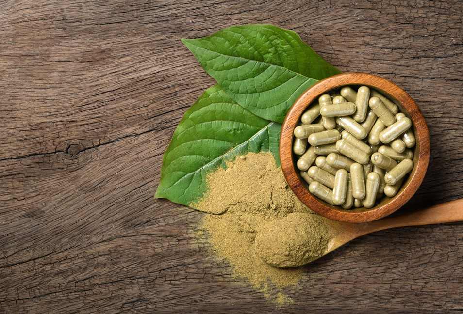 Kratom v tabletách s kratomovým listem 
